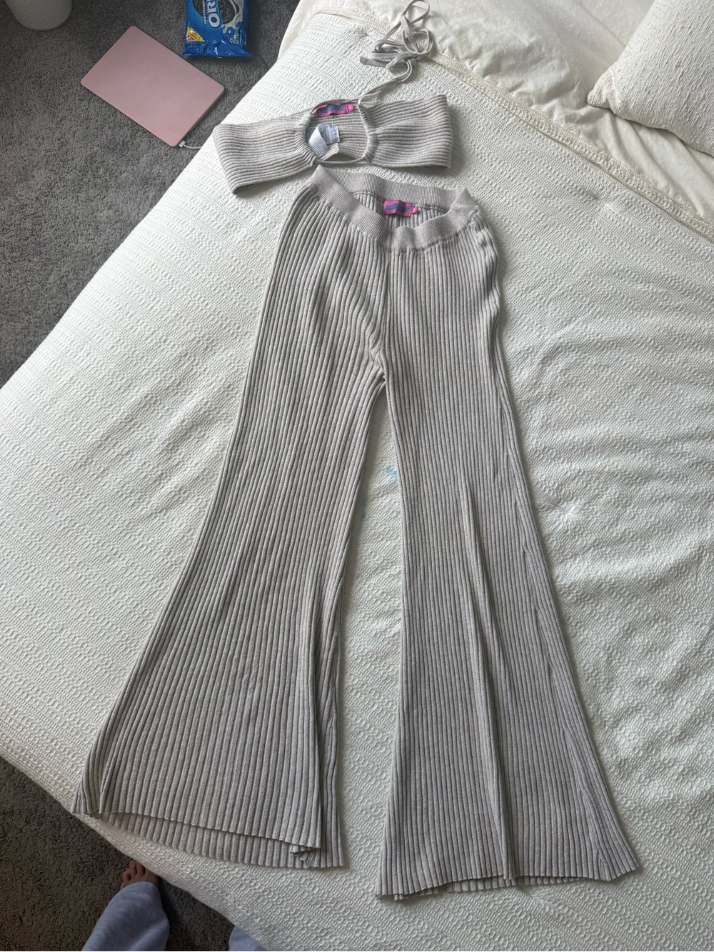 Edikted Ribbed Wide-Leg Knit Pants in Light Gray